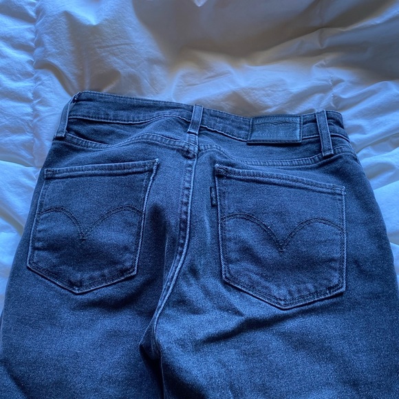 711 Levi Jeans - Picture 3 of 3